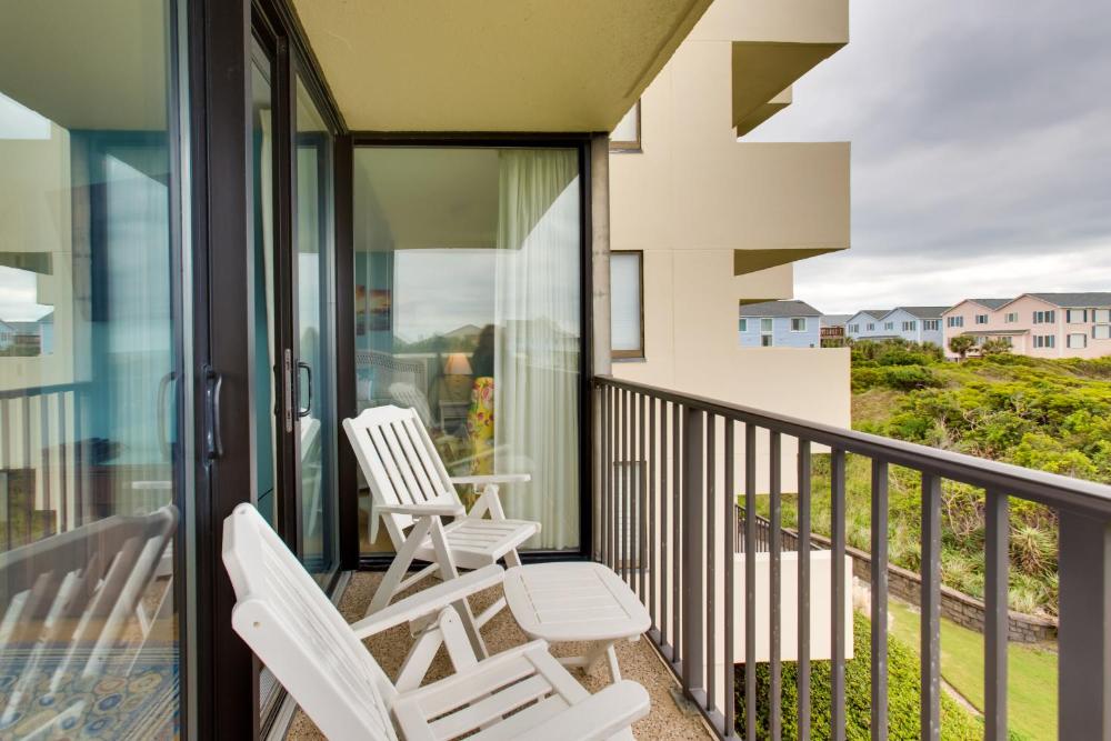 Sands Villa Resort Oceanfront Condo with Pools!